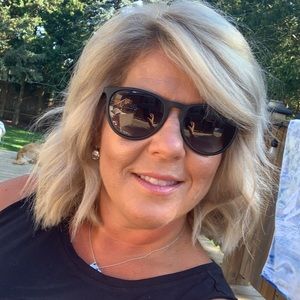 Meet your Posher, Sandy